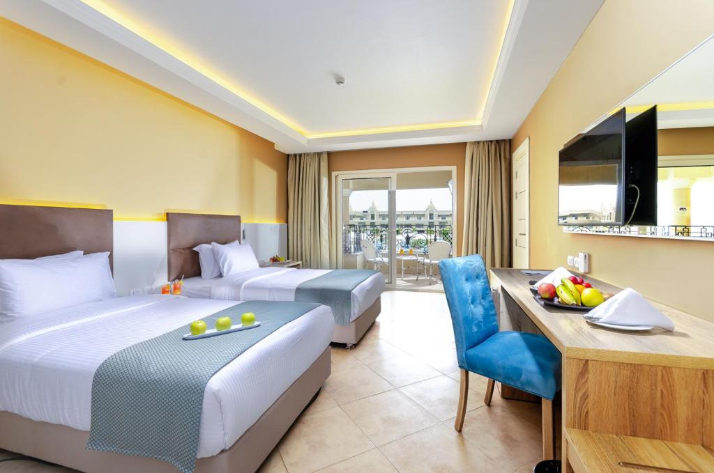 Titanic Royal-Families and Couples only — Hotel rooms in Hurghada, Red Sea