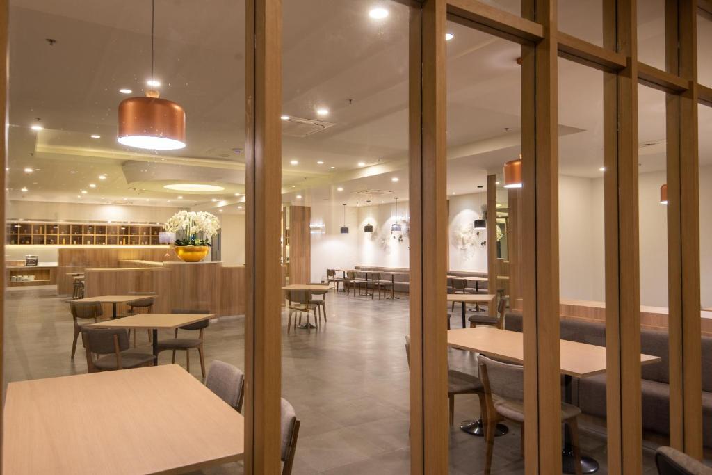 อาหารและเครื่องดื่ม