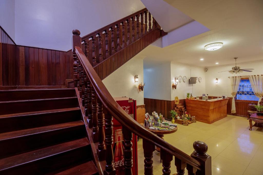 ザ ワン バイ ニカ (The One by Nika) フロント・ロビー