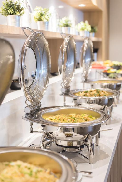 อาหารและเครื่องดื่ม