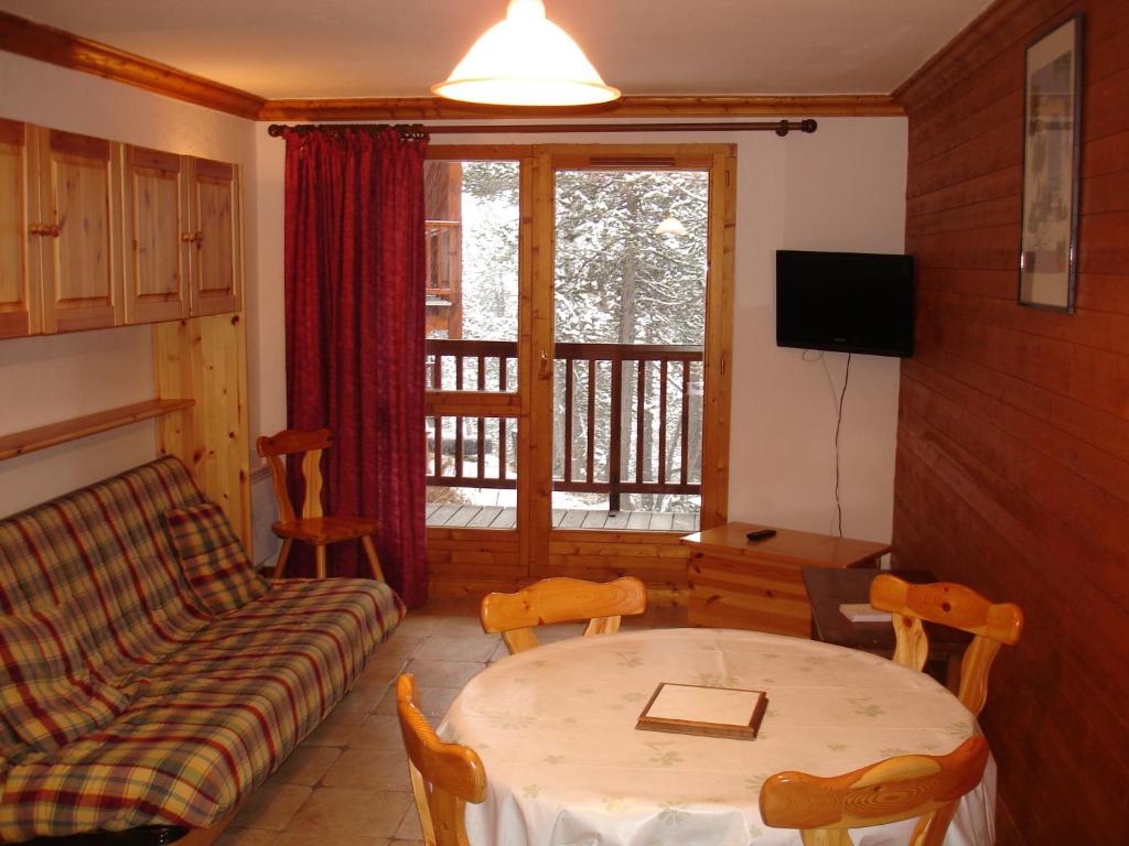 CHALET DANS LA NEIGE EDELWEISS ARCs 2000 - 3