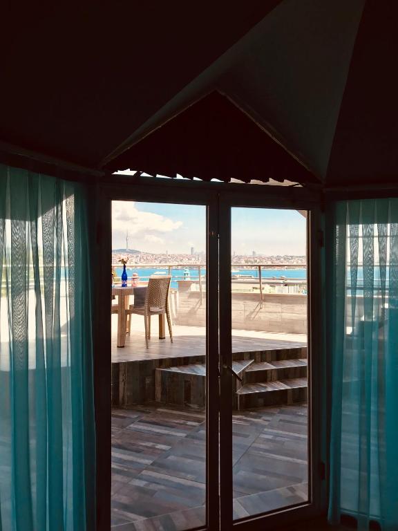 Sirena's Suites photo