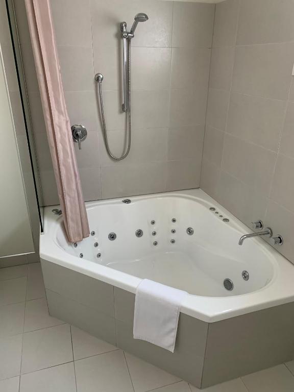 Spa, Salerno Motel Apartments in Christchurch