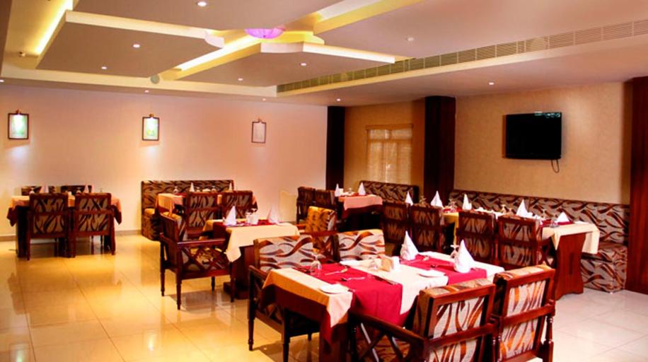 Hotel Emerald Regency photo