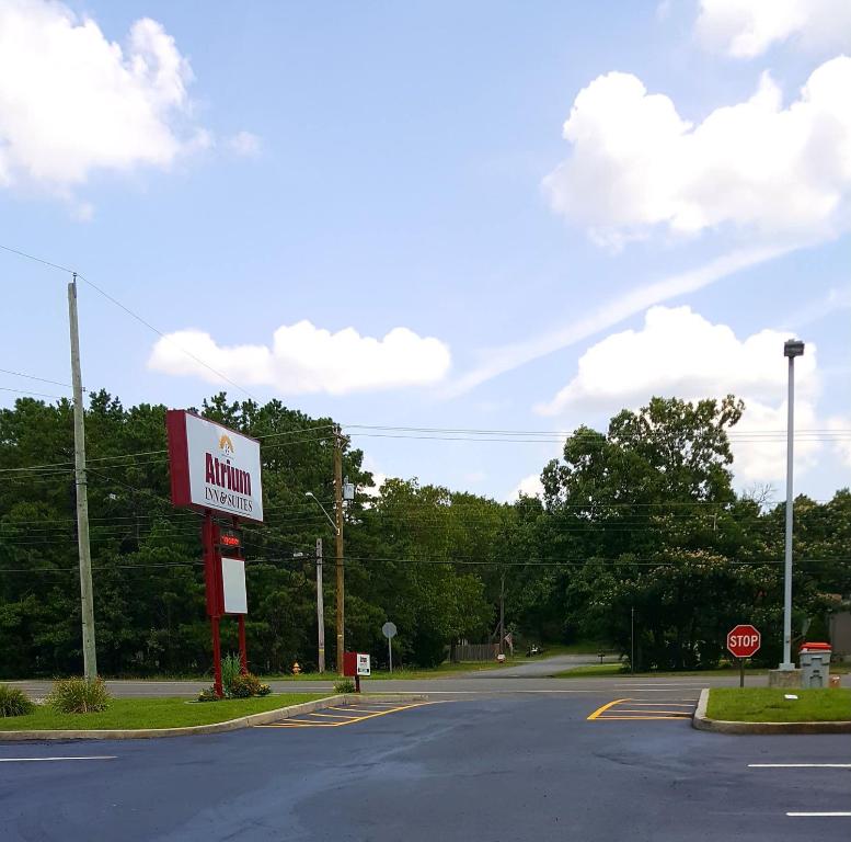Atrium Inn & Suites photo