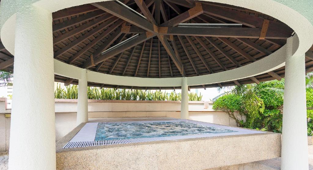 Hot tub