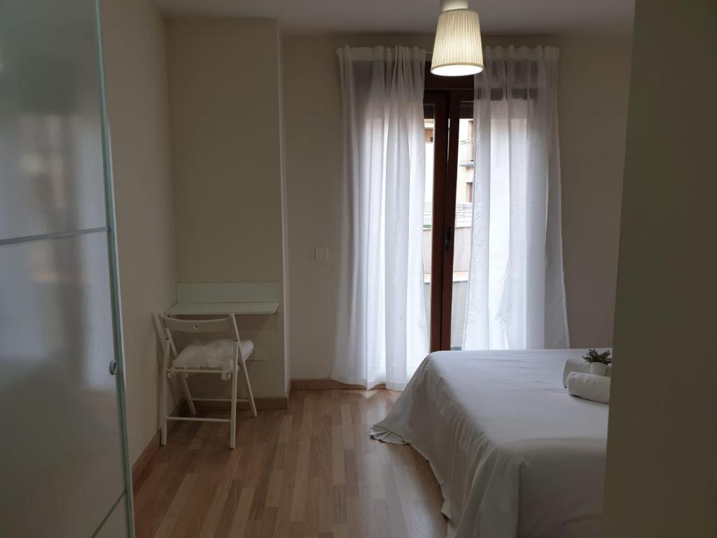 Apartamento Turistico Puente Romano P3 BAJO - B - 4
