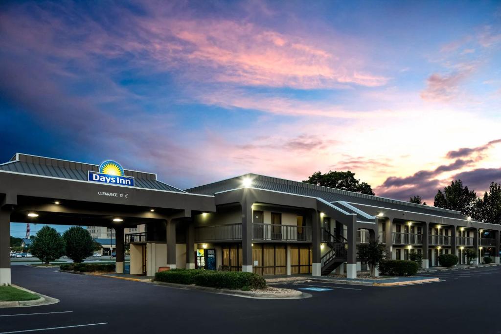 Days Inn By Wyndham Wilson Photo 5