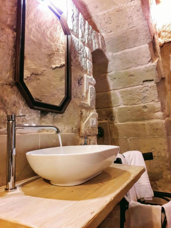 Cave Rooms Sassi photo