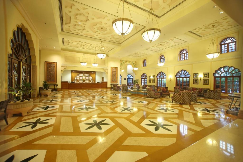 フロント・ロビー