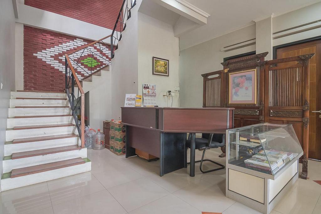 RedDoorz Syariah near Krida Nusantara