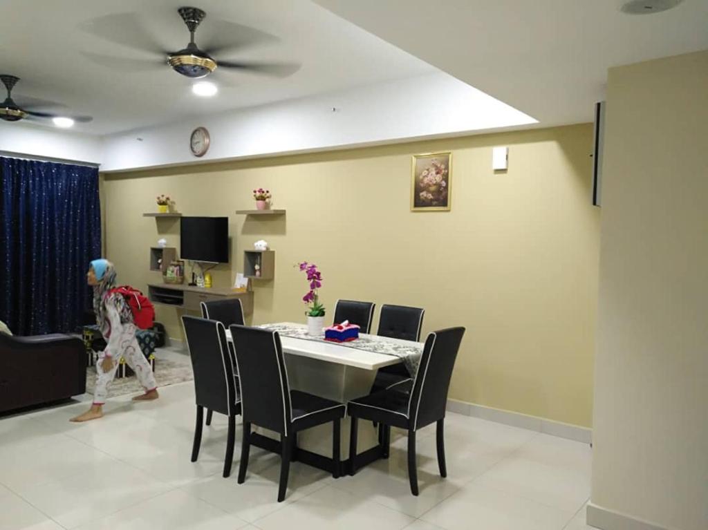 ayu home stay dperdana aparment photo