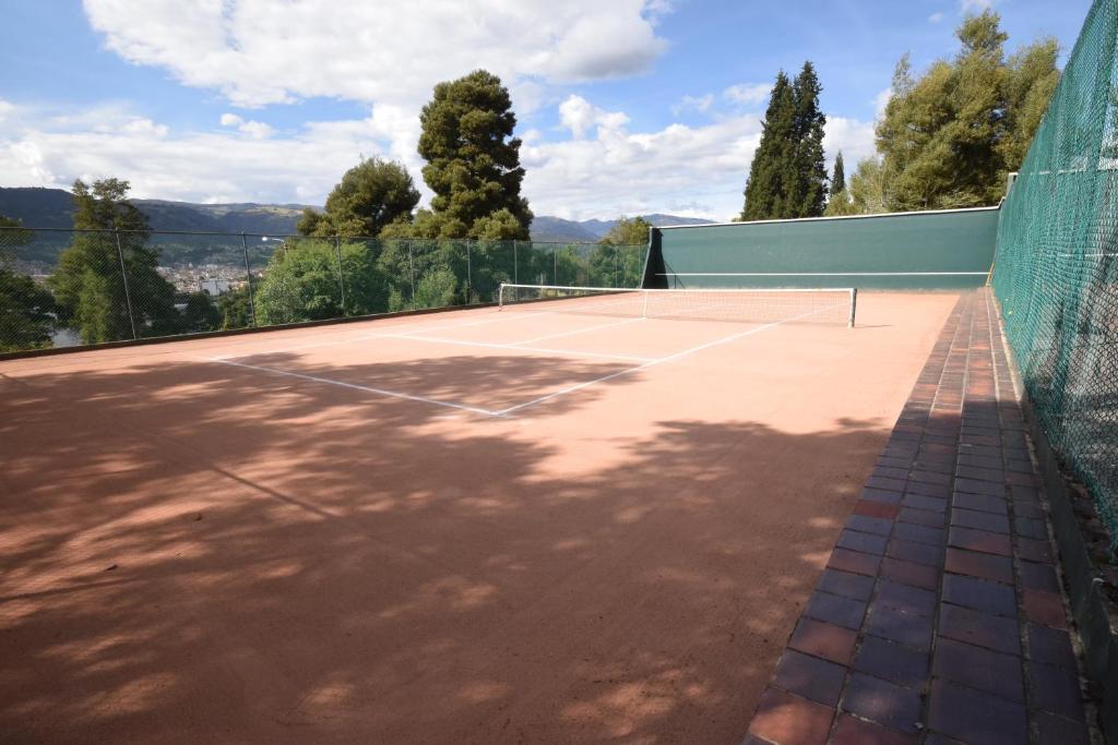 Tennis court
