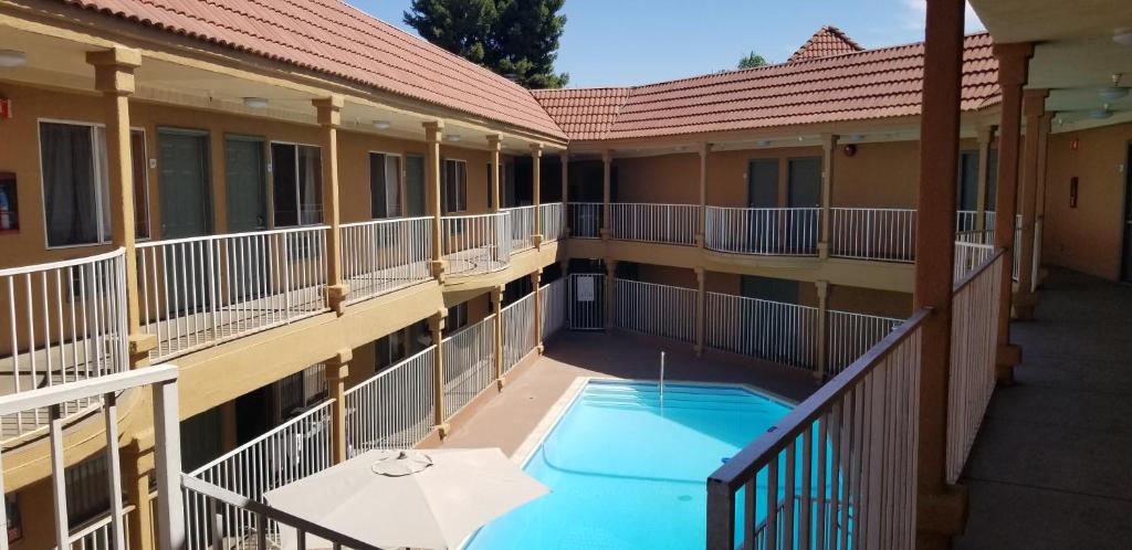 Lotus by Hotel Inn — Hotel in Ontario (CA)
