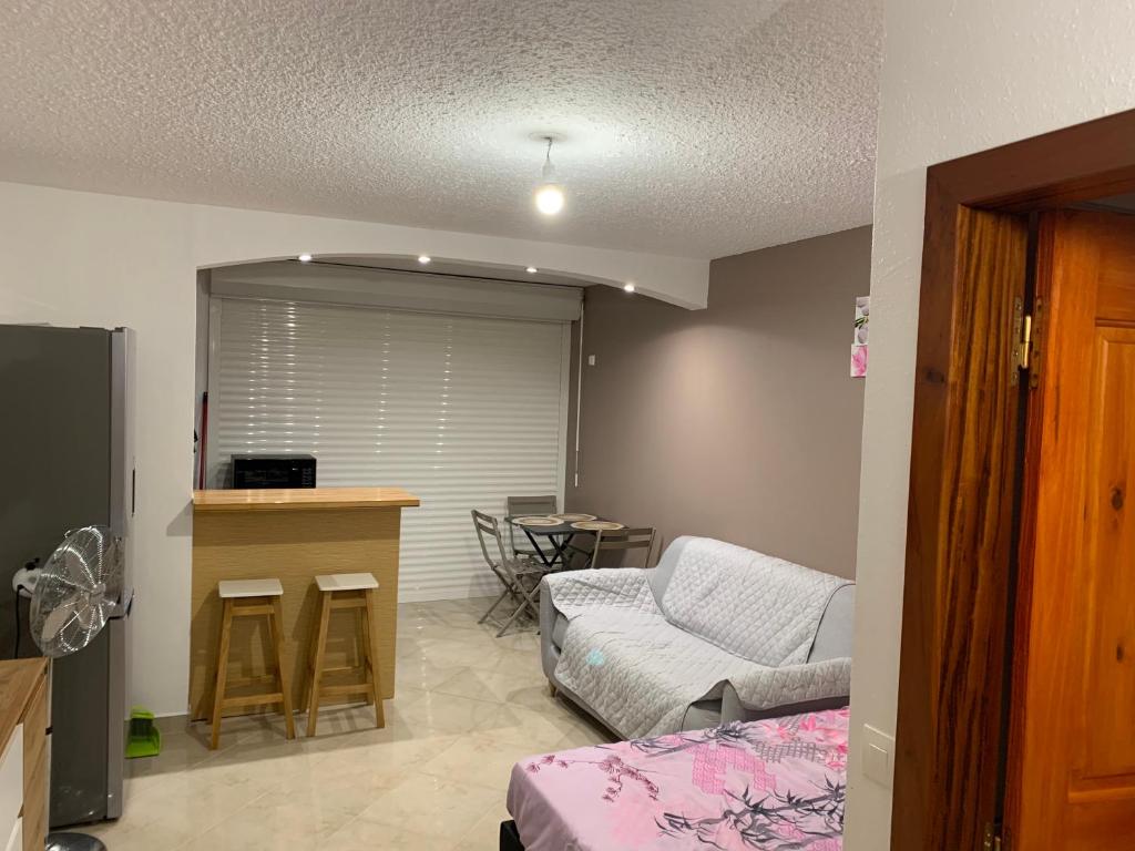 Studio ds résidence sécurisée avec vue & accès à la mer ., Le Moule