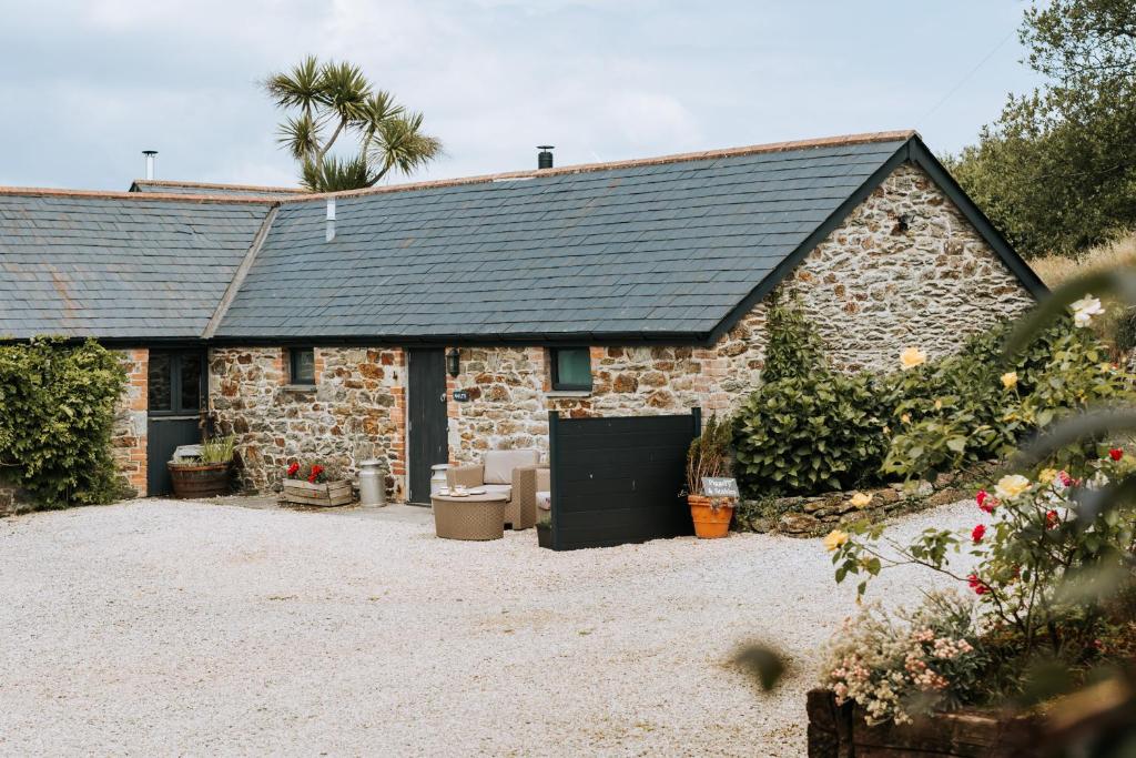 An Leti at Goonwinnow Farm photo 7