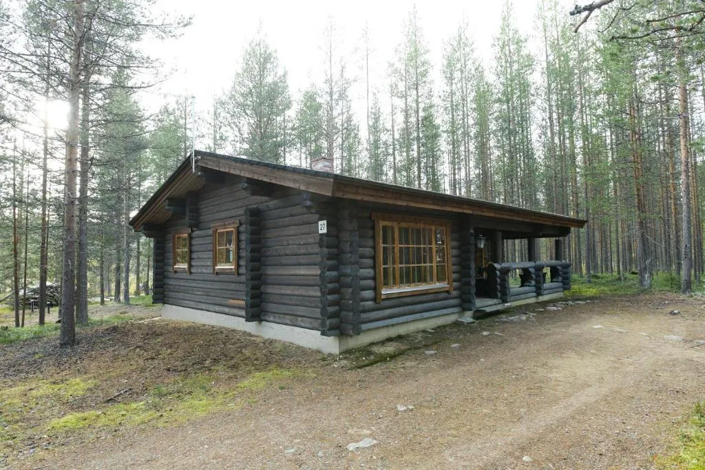 Joutsen Holiday Home, hotel in Luosto