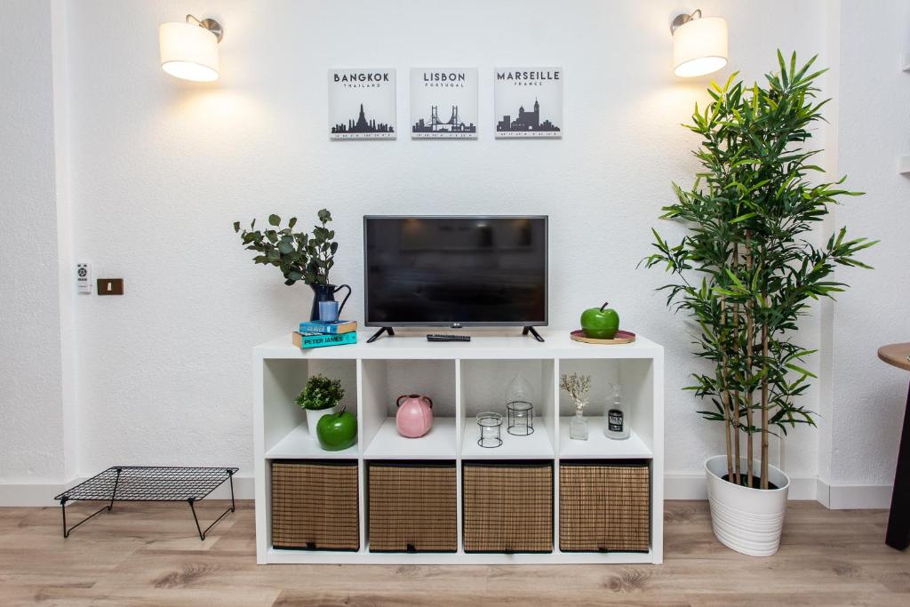 Spectacular Renovated Apartment, 5 min to Camison Beach, with AirCon - 5