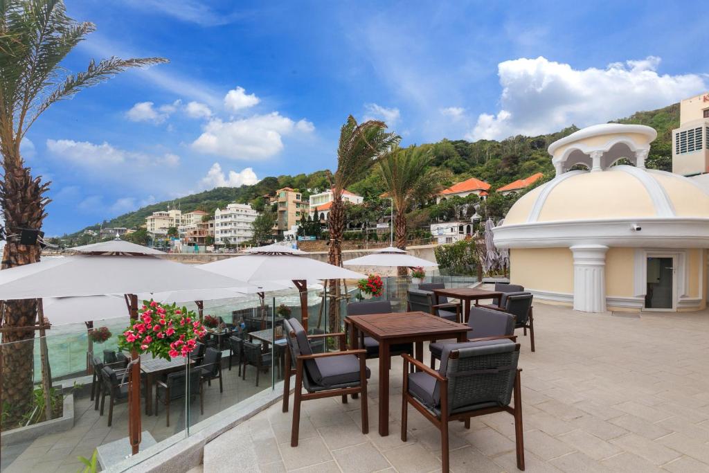Marine Hotel & Apartment