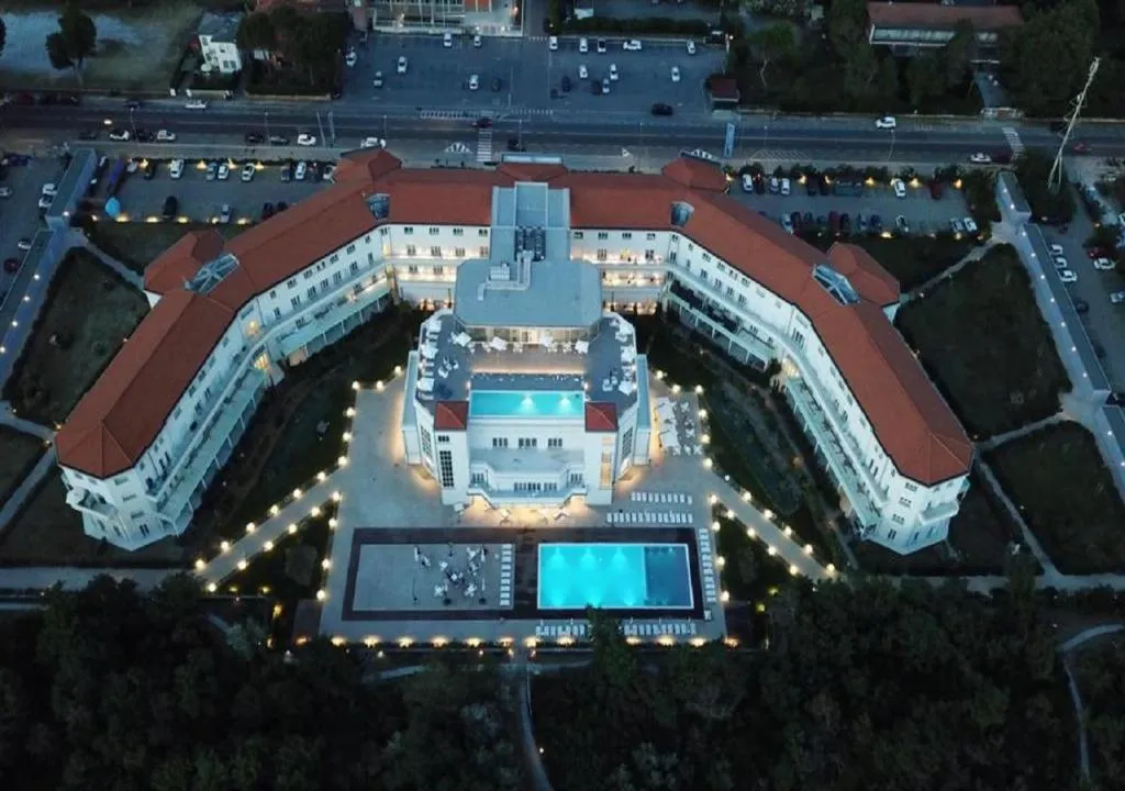 Toscana Charme Resort, hotel in Tirrenia