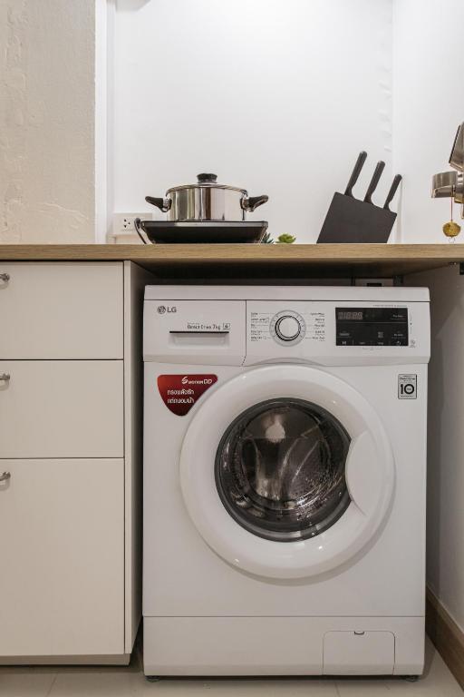 B2 Large + Comfort full kitchen near MRT Bangson photo