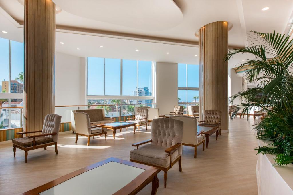 Iberostar Waves Bouganville Playa