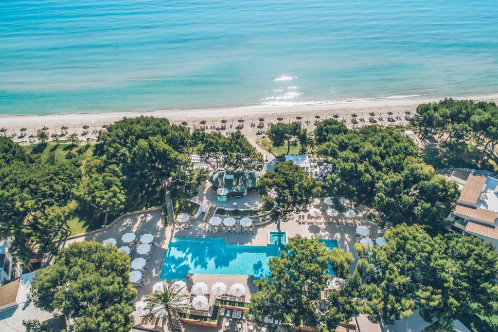 Iberostar Waves Playa de Muro 外観