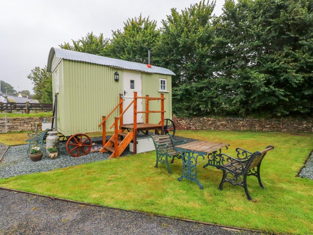 Shepherds Hut - The Hurdle, Milford Haven