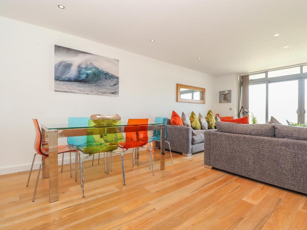 8 Cribbar, Newquay photo 4