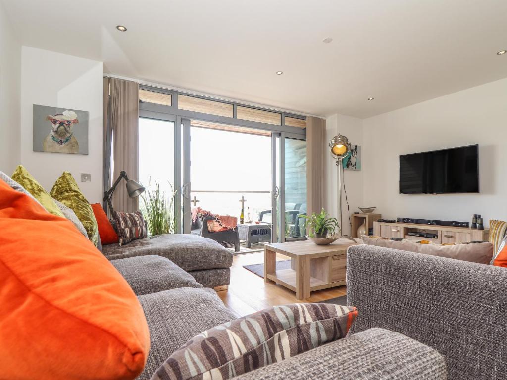 8 Cribbar, Newquay photo 2