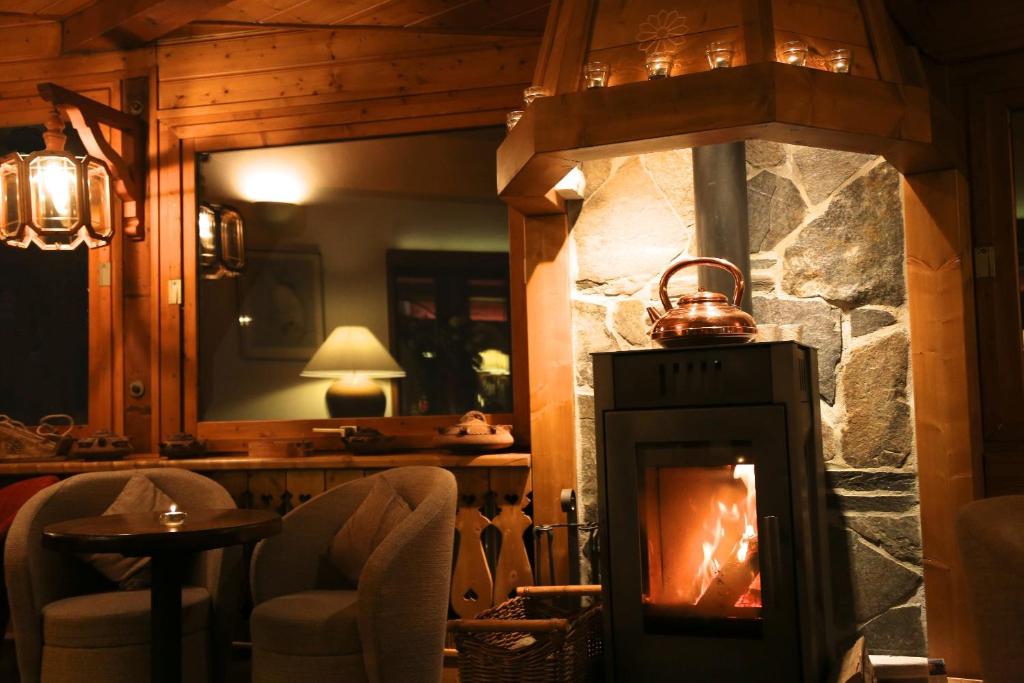 Bar/lounge, Hotel & Spa Le Dahu in Morzine