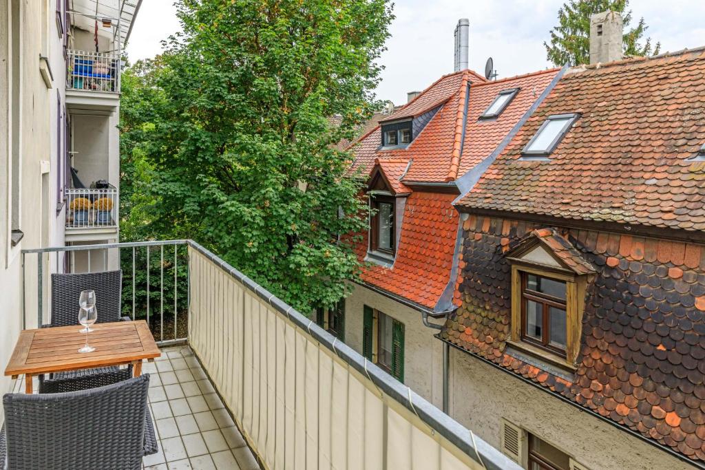 Charming City Apartment with parking spot - 4