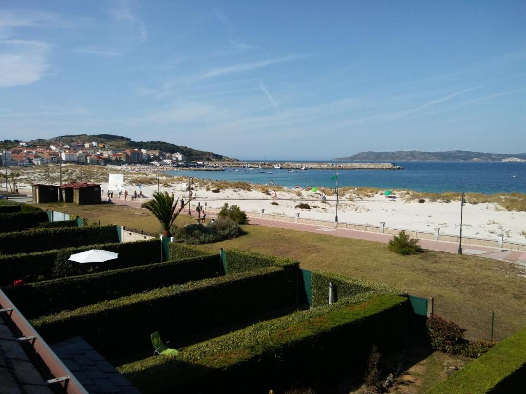 CASA CHALET ATALAYA a pie de playa en Laxe 전경