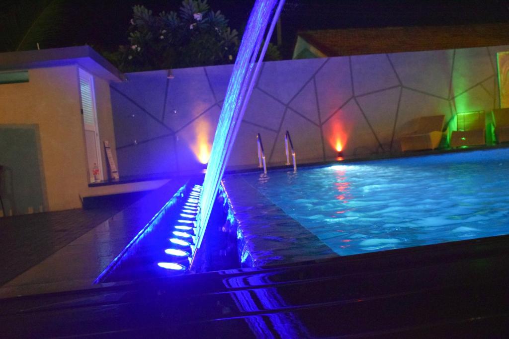 スイミングプール