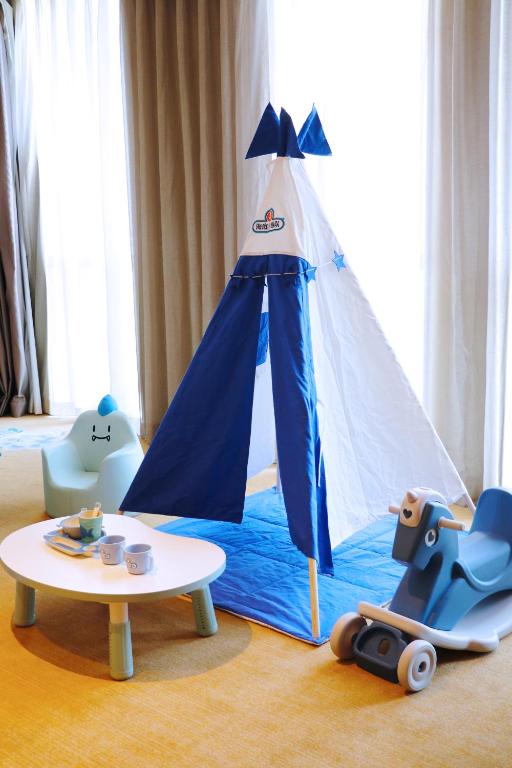 타이위안 완다 비스타 호텔의 고급스러운 실내 수영장