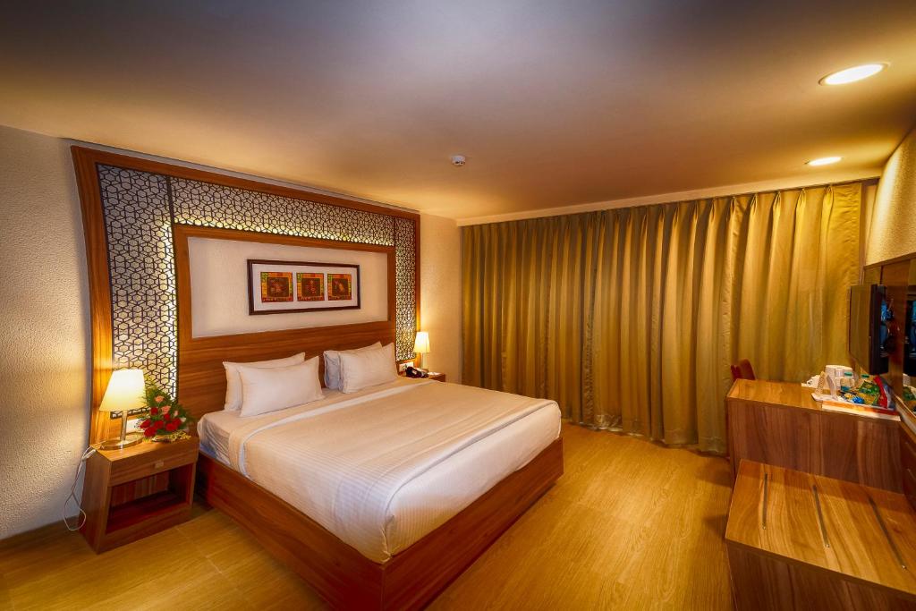 Incredible One Hotel photo