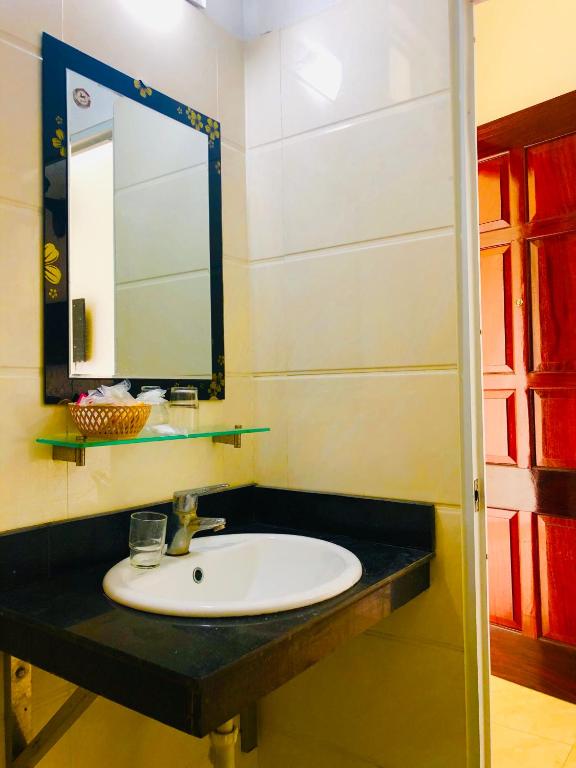 Hoang Van Hotel photo