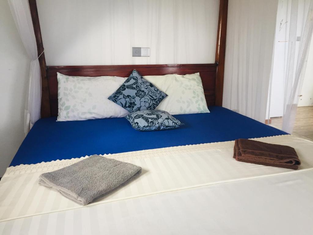 Hill cottage - ocean view, Unawatuna