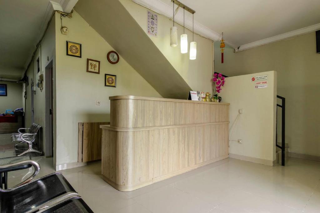 Front desk [24-hour]