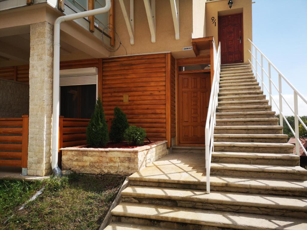 Apartman Sneznik - Naselje Zova photo