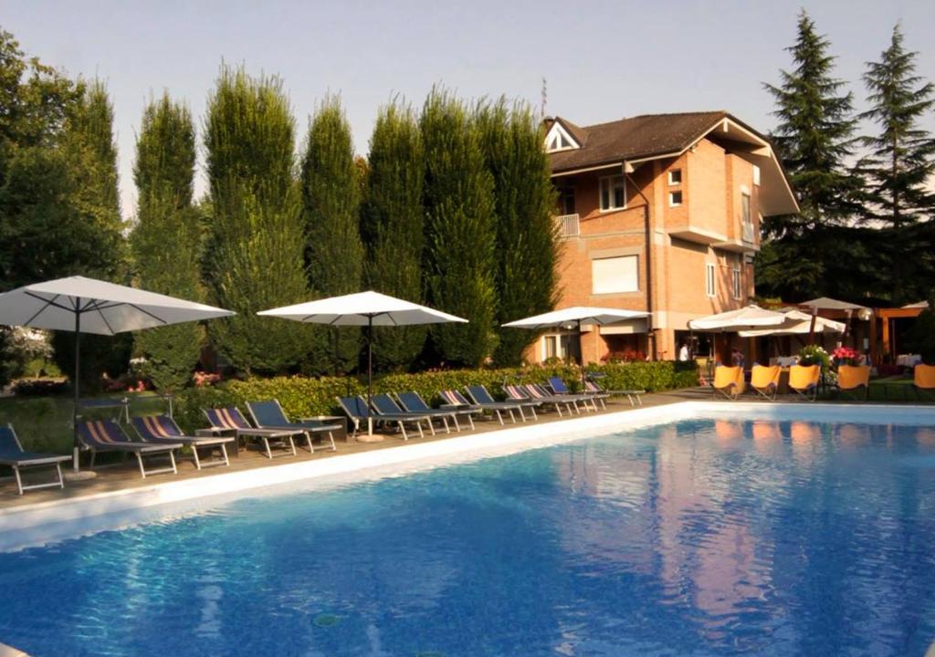 Il Cascinalenuovo — Hotel in Isola d' Asti