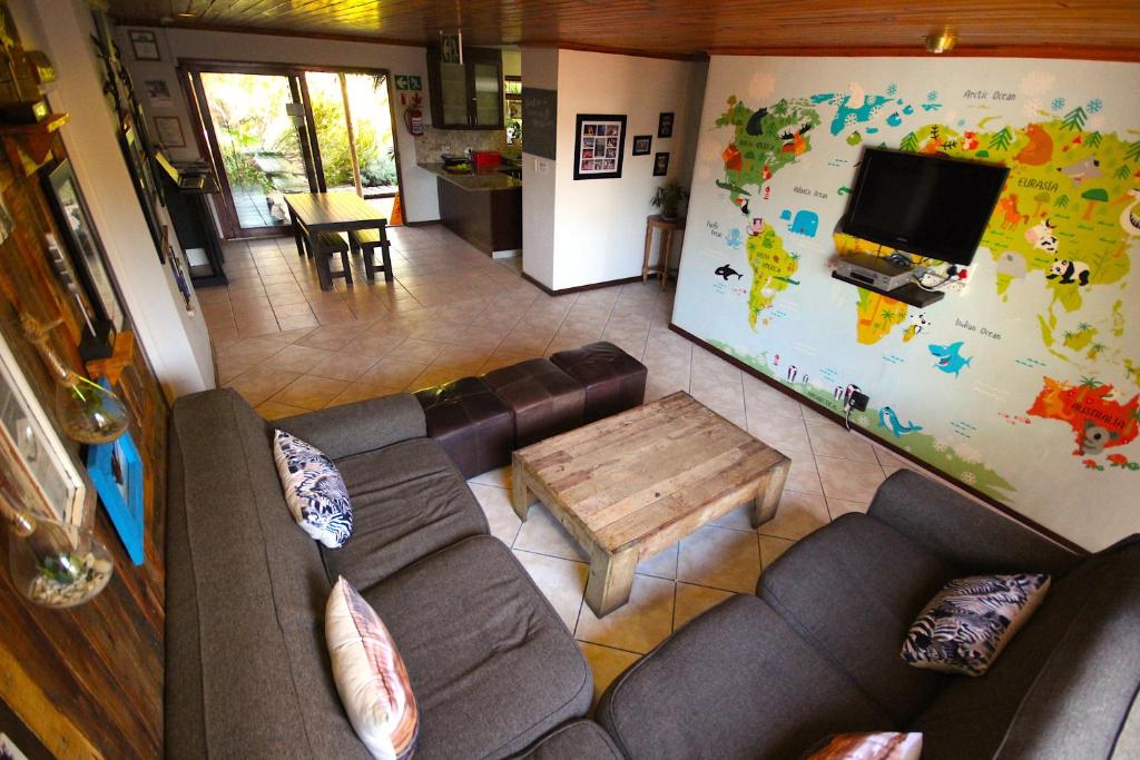 Shared lounge/TV area