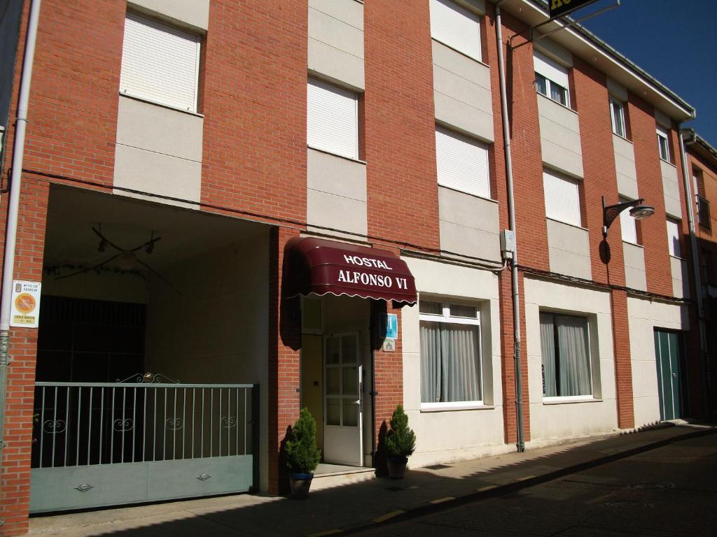 Hostal Alfonso VI — Hotel in Sahagun