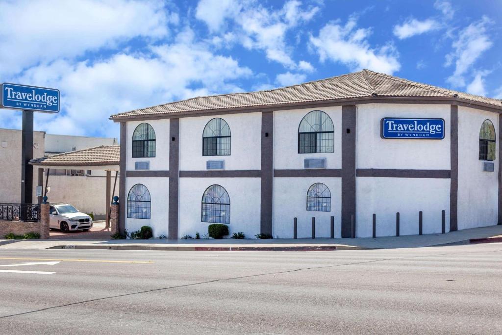 Travelodge by Wyndham Harbor City photo