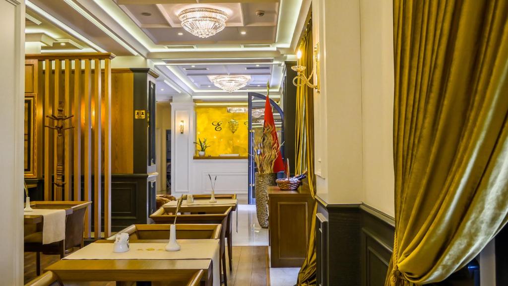 フロント・ロビー