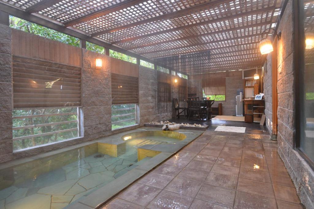 Hot spring bath
