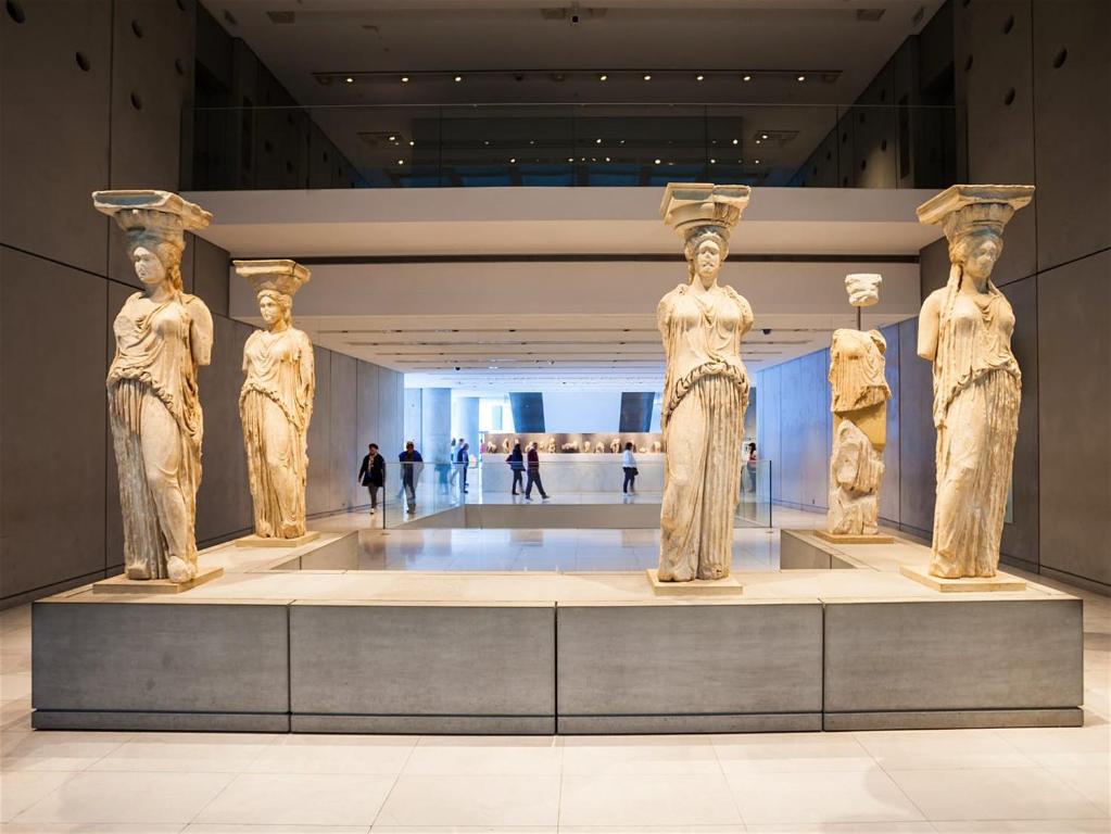 Elegant Acropolis photo