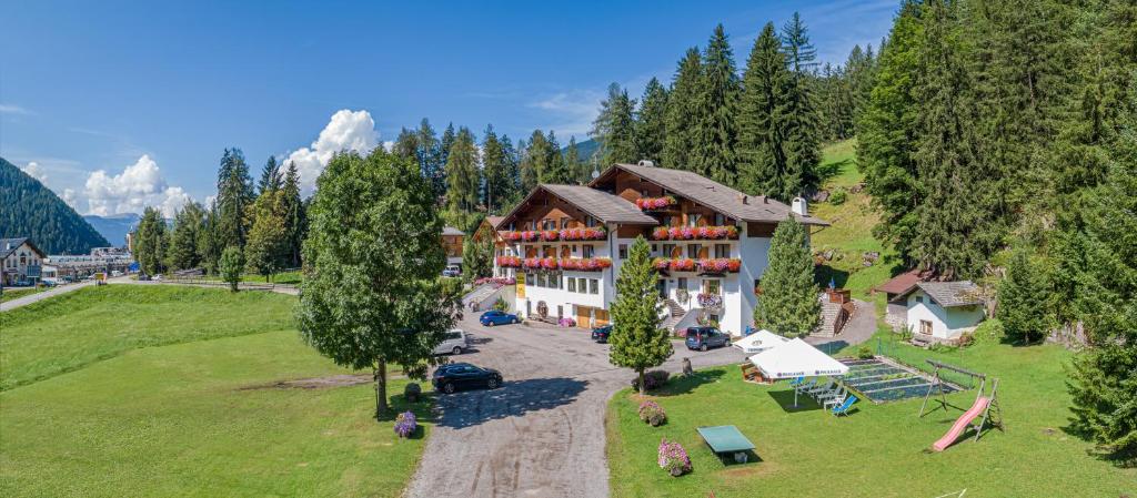 Hotel Pontives — Hotel in Laion