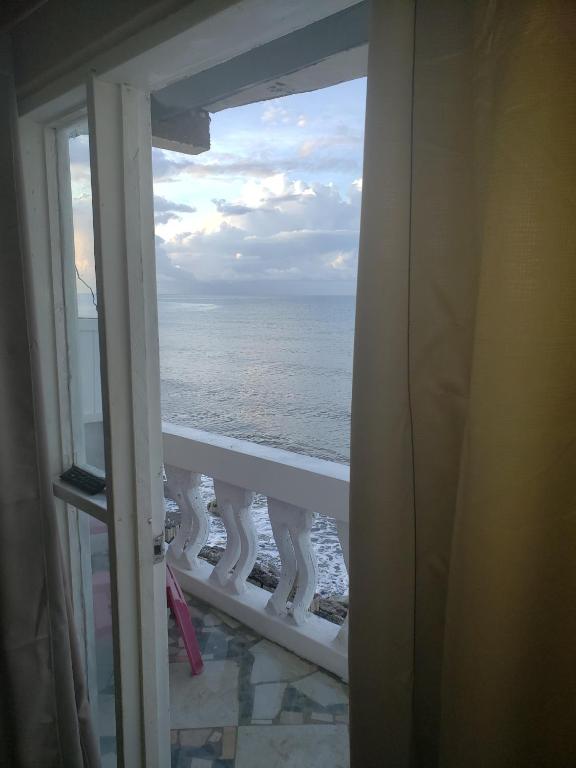 Ocean View - 1Bedroom overlooking the sea photo