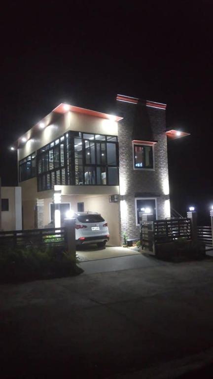 Tagaytay Suite 2 — Hotel in Tagaytay